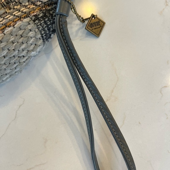 Vintage Annie of California Textile Wristlet Clutch with Hinge Closure - Picture 3 of 16